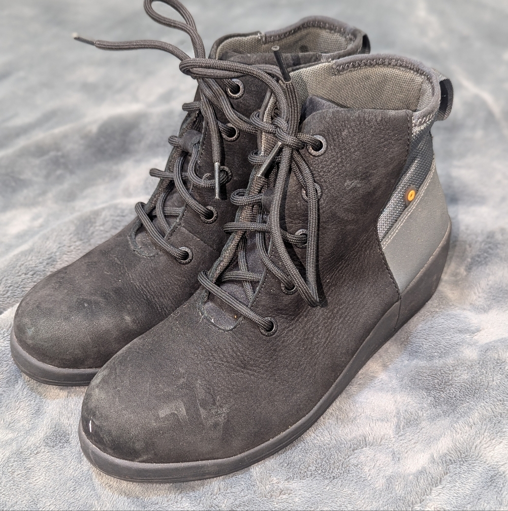 BOGS Waterproof Boots Womens 9 Vista Rugged Black Leather Side Zip Lace Up
